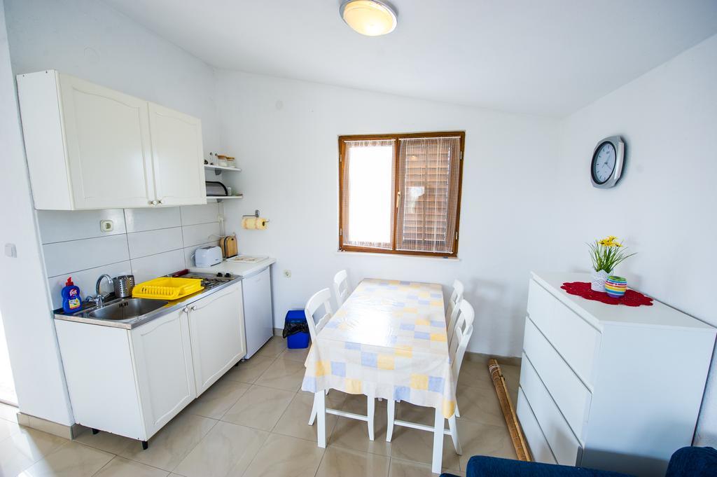 Apartments Villa Flora Rogoznica  Εξωτερικό φωτογραφία